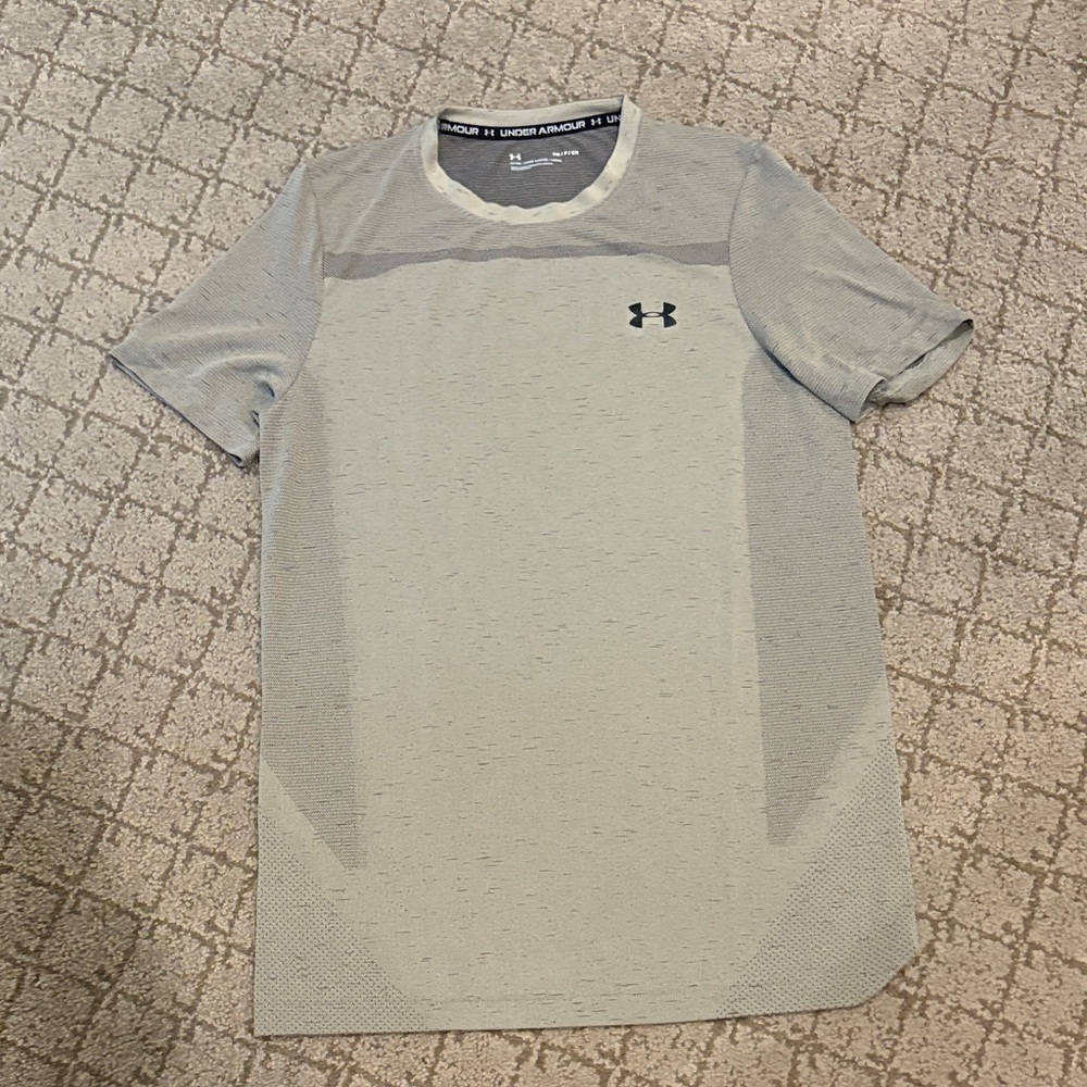 Under Armour Men's Light Gray Athletic Tee